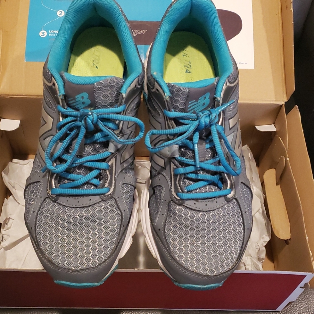 New Balance Tennis Shoes Gem